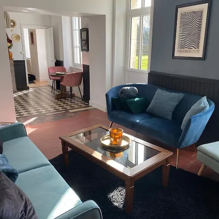 Maison Au Coeur D'une Ancienne Ferme A Bayeux *